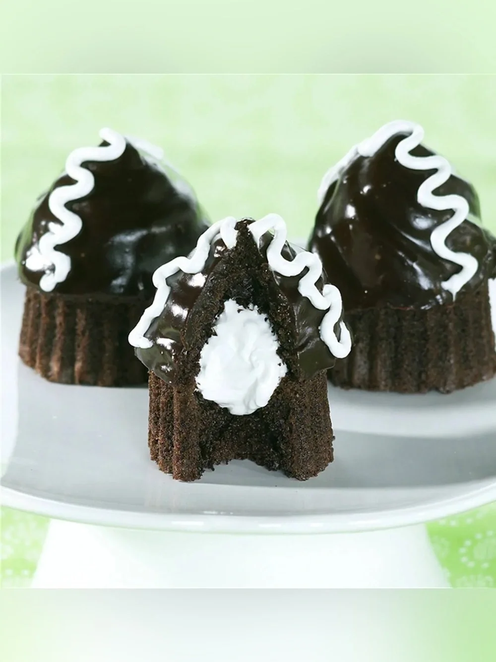 Nordic Ware Filled Cupcake Non Stick Cast Aluminum Pan